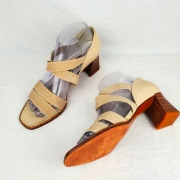 Stuart Weitzman cream strapy heel sandals leather sole size 7.5 - Picture 11 of 11